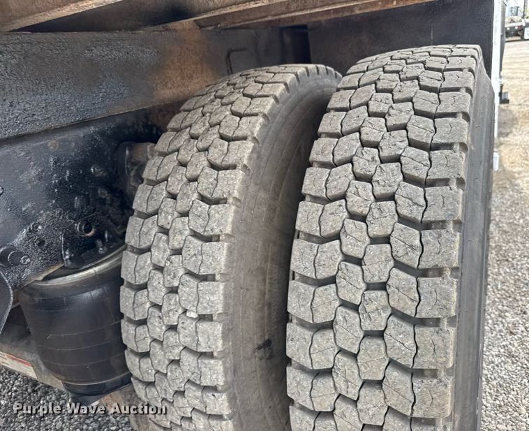 image for item DY0010 2009 International 7500 crane truck