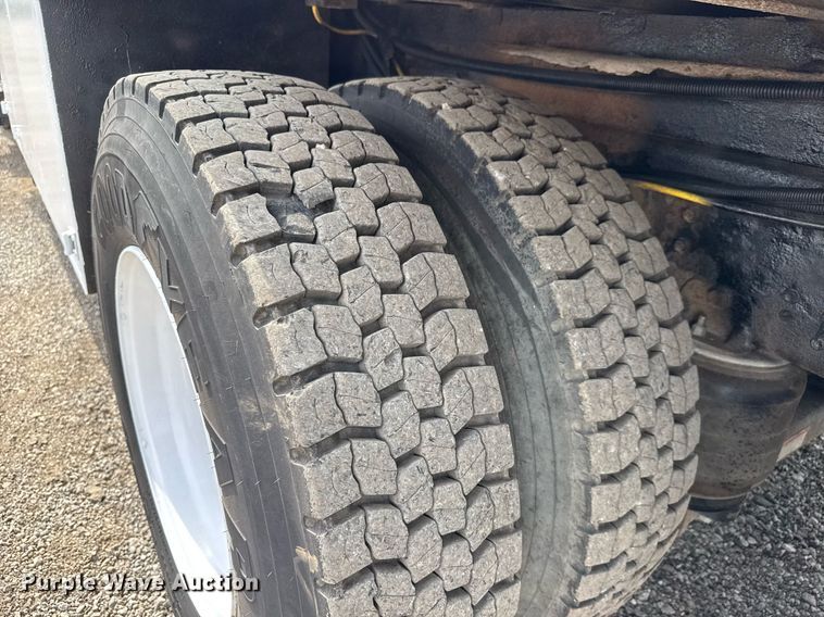 image for item DY0010 2009 International 7500 crane truck