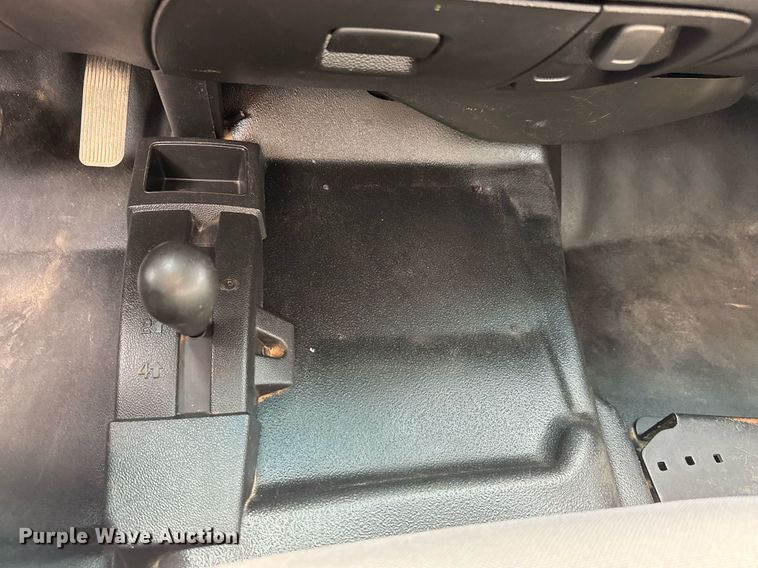 image for item DY0011 2015 GMC Sierra 3500HD Crew Cab utility bed pickup truck