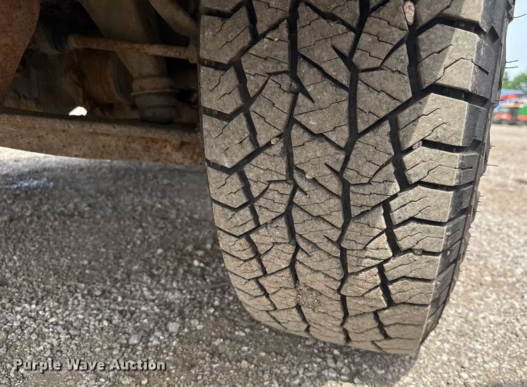 image for item DY0011 2015 GMC Sierra 3500HD Crew Cab utility bed pickup truck