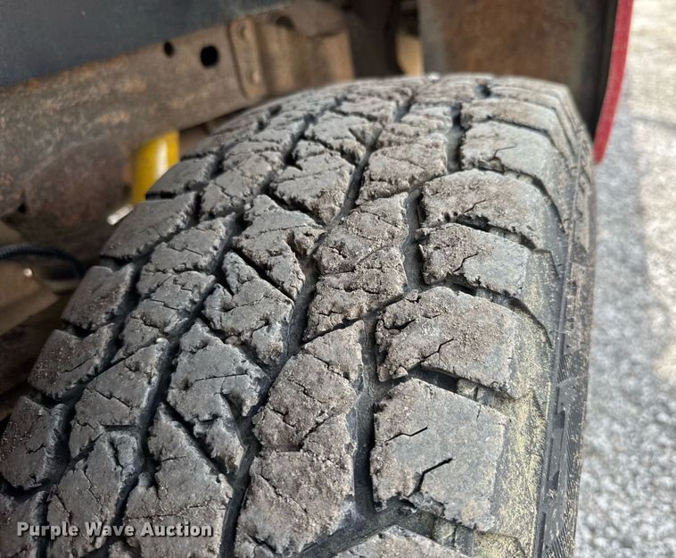 image for item DY0011 2015 GMC Sierra 3500HD Crew Cab utility bed pickup truck