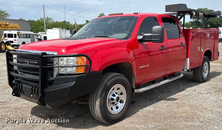 image for item DY0012 2013 GMC Sierra 3500HD Crew Cab utility bed pickup truck