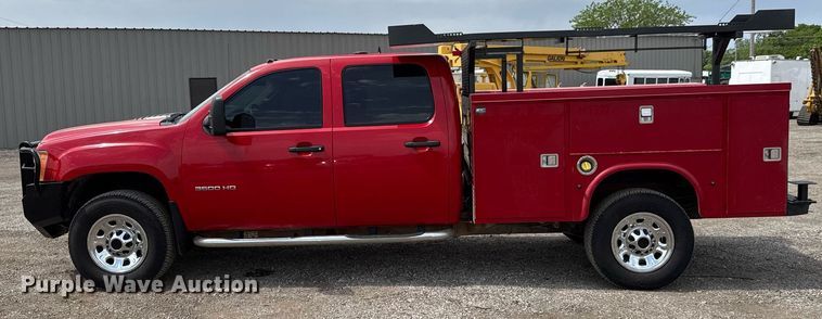 image for item DY0012 2013 GMC Sierra 3500HD Crew Cab utility bed pickup truck