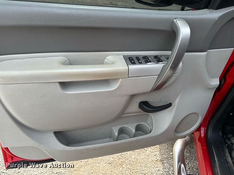 image for item DY0012 2013 GMC Sierra 3500HD Crew Cab utility bed pickup truck