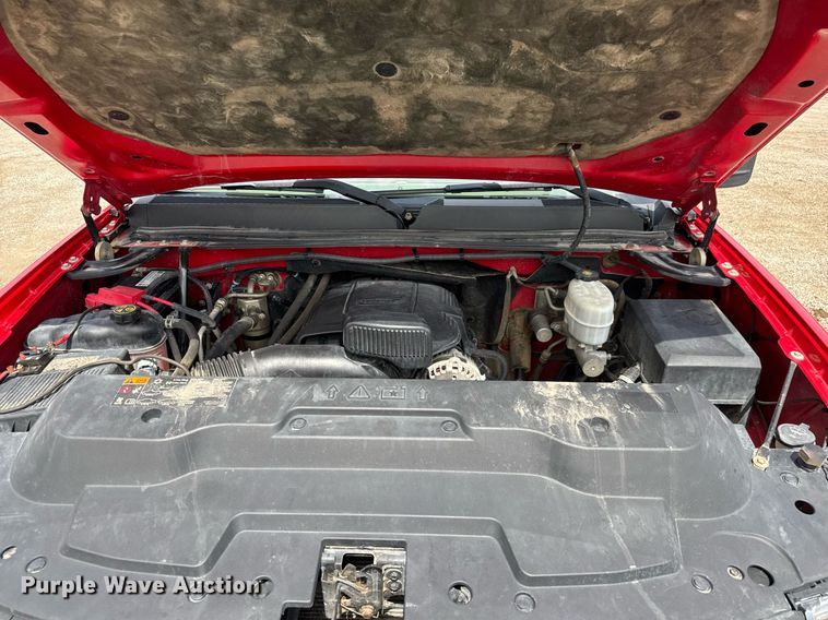 image for item DY0012 2013 GMC Sierra 3500HD Crew Cab utility bed pickup truck