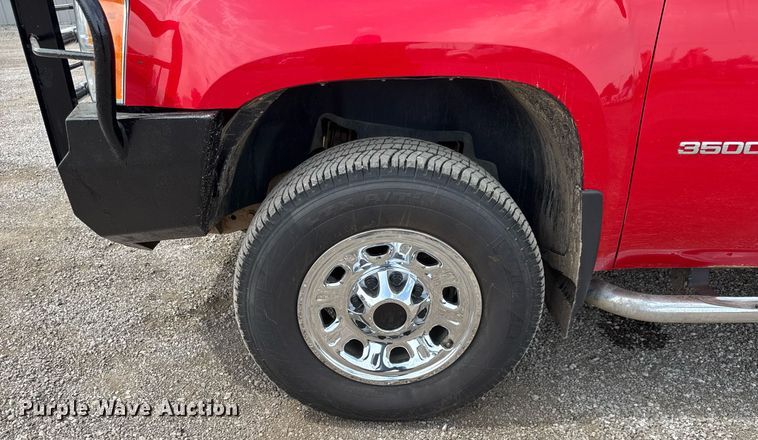 image for item DY0012 2013 GMC Sierra 3500HD Crew Cab utility bed pickup truck