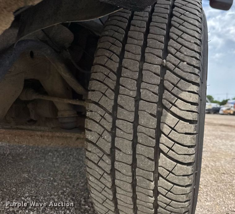 image for item DY0012 2013 GMC Sierra 3500HD Crew Cab utility bed pickup truck