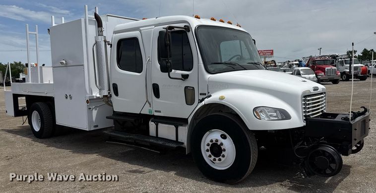 image for item DY0013 2007 Freightliner Business Class M2 Crew Cab flatbed truck