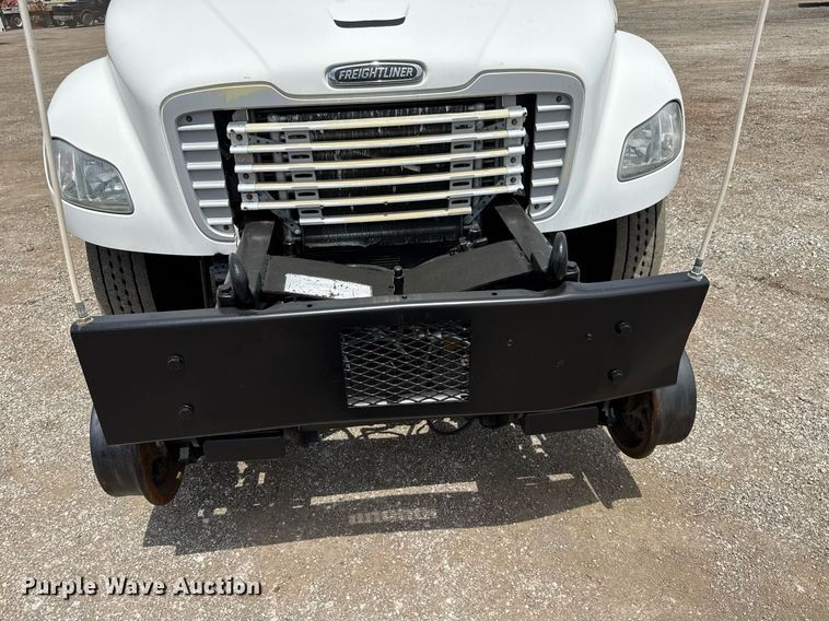 image for item DY0013 2007 Freightliner Business Class M2 Crew Cab flatbed truck