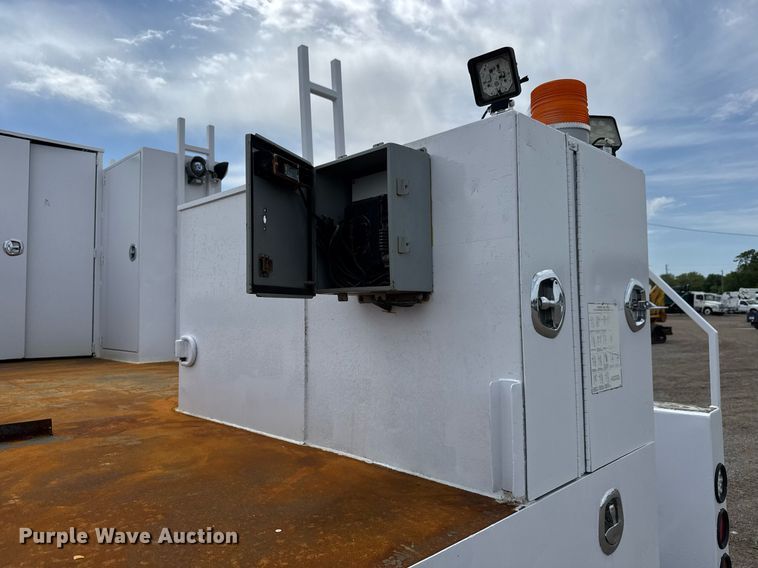 image for item DY0013 2007 Freightliner Business Class M2 Crew Cab flatbed truck