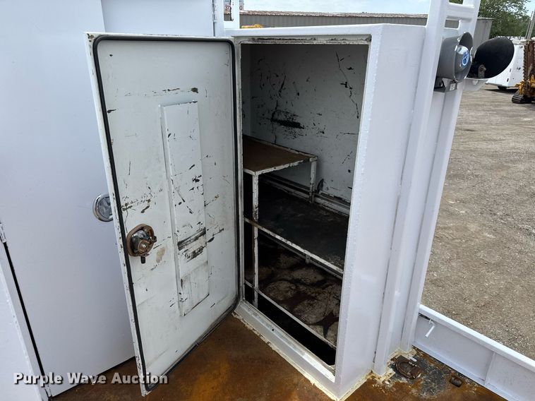 image for item DY0013 2007 Freightliner Business Class M2 Crew Cab flatbed truck