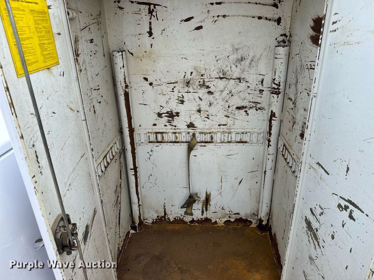 image for item DY0013 2007 Freightliner Business Class M2 Crew Cab flatbed truck