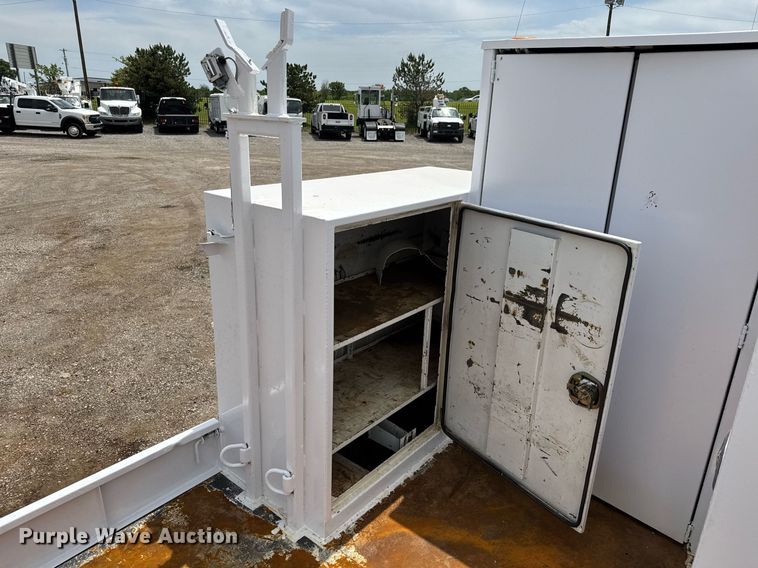 image for item DY0013 2007 Freightliner Business Class M2 Crew Cab flatbed truck