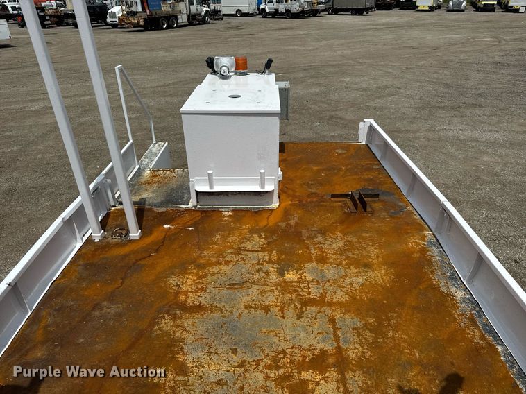 image for item DY0013 2007 Freightliner Business Class M2 Crew Cab flatbed truck