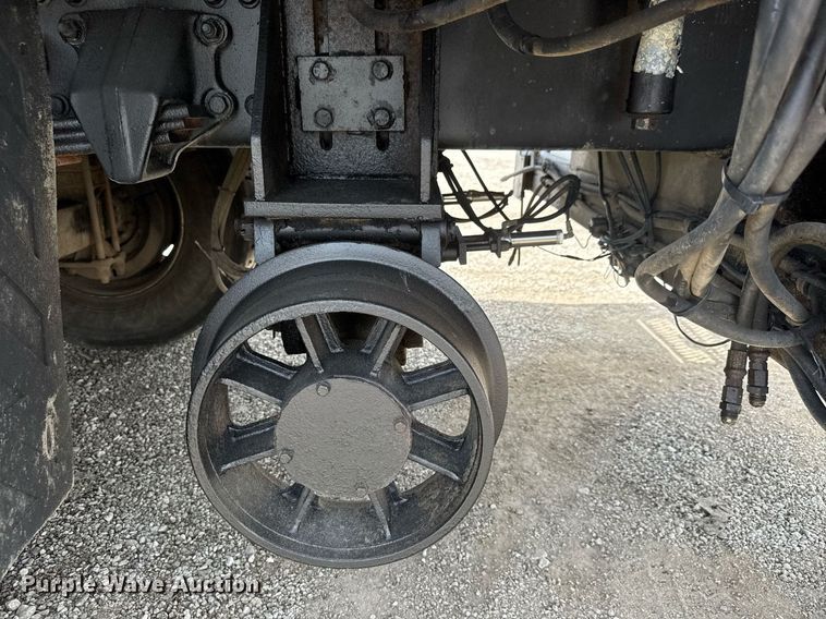 image for item DY0013 2007 Freightliner Business Class M2 Crew Cab flatbed truck