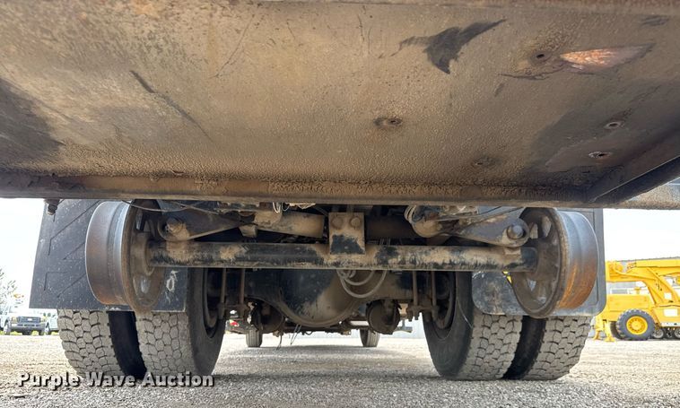 image for item DY0013 2007 Freightliner Business Class M2 Crew Cab flatbed truck