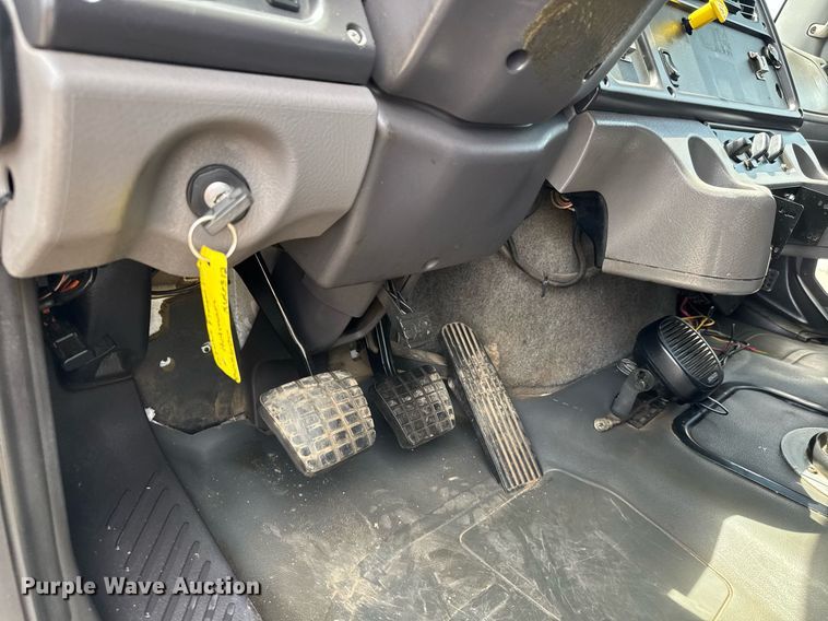 image for item DY0013 2007 Freightliner Business Class M2 Crew Cab flatbed truck