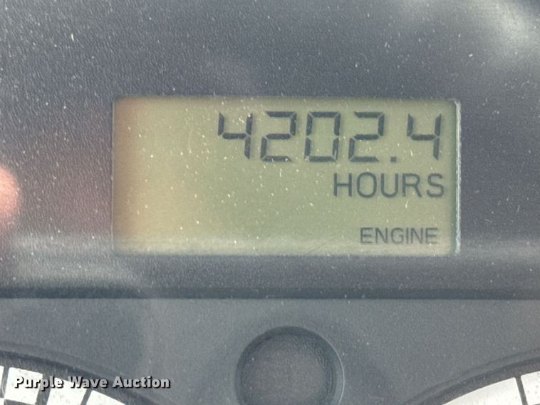 image for item DY0013 2007 Freightliner Business Class M2 Crew Cab flatbed truck