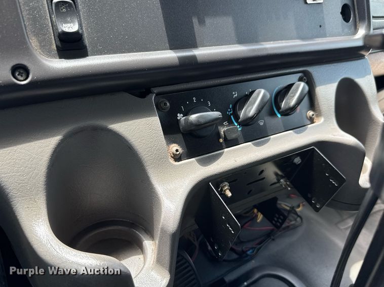 image for item DY0013 2007 Freightliner Business Class M2 Crew Cab flatbed truck