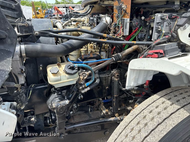 image for item DY0013 2007 Freightliner Business Class M2 Crew Cab flatbed truck