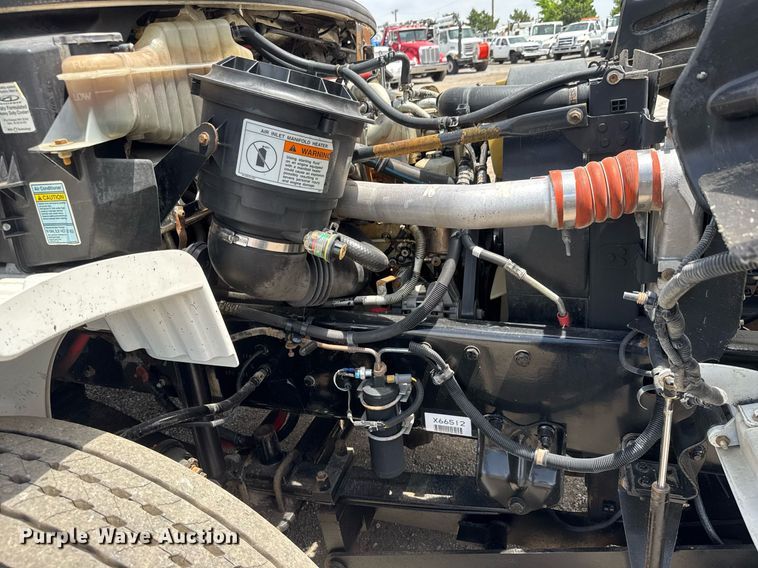 image for item DY0013 2007 Freightliner Business Class M2 Crew Cab flatbed truck