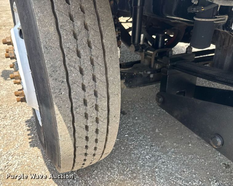 image for item DY0013 2007 Freightliner Business Class M2 Crew Cab flatbed truck