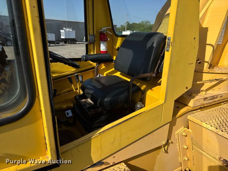 image for item DY0023 1999 Galion 150FA crane