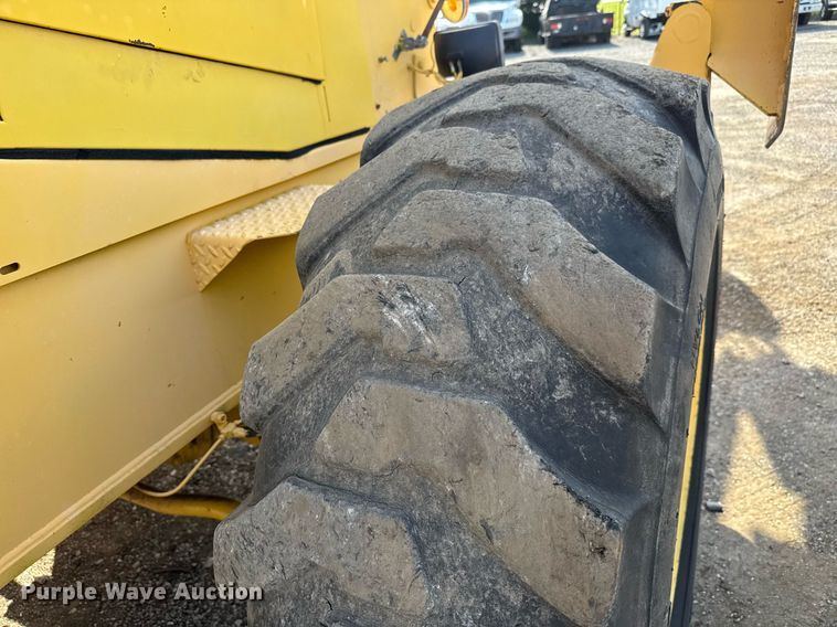 image for item DY0023 1999 Galion 150FA crane