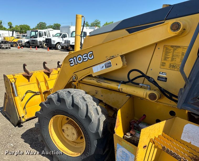 image for item DY0025 2005 John Deere 310SG backhoe
