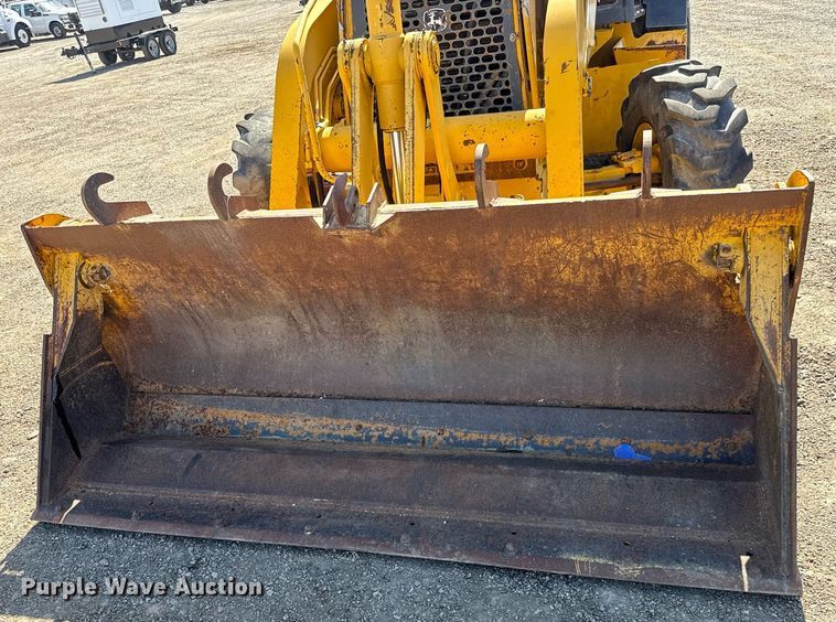 image for item DY0025 2005 John Deere 310SG backhoe