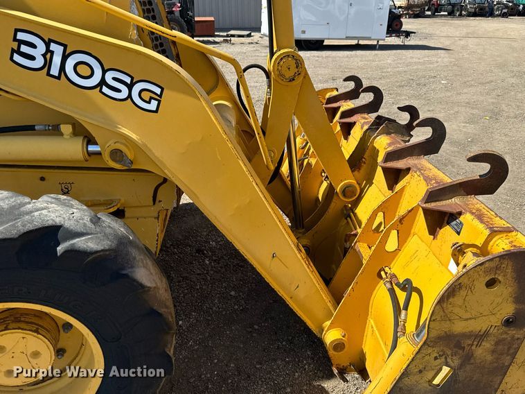 image for item DY0025 2005 John Deere 310SG backhoe