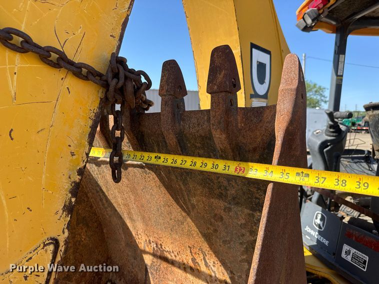 image for item DY0025 2005 John Deere 310SG backhoe