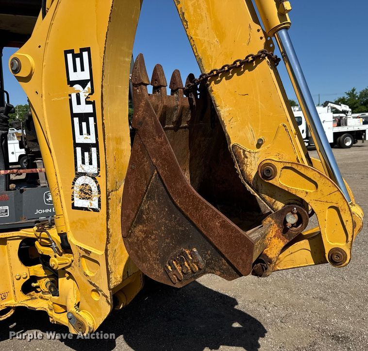 image for item DY0025 2005 John Deere 310SG backhoe