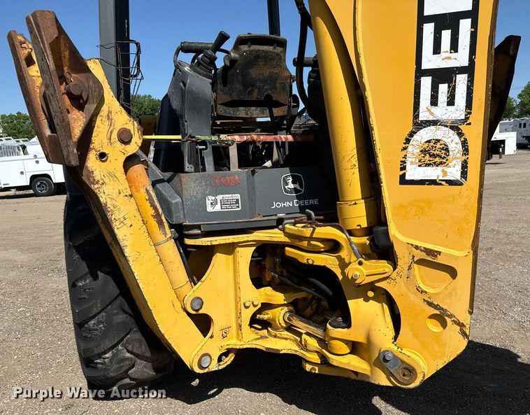 image for item DY0025 2005 John Deere 310SG backhoe