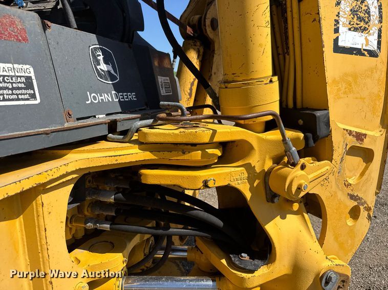 image for item DY0025 2005 John Deere 310SG backhoe