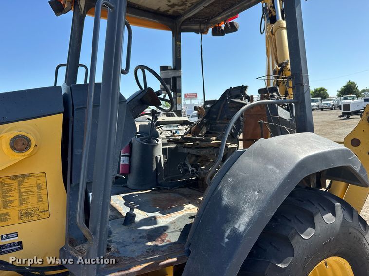 image for item DY0025 2005 John Deere 310SG backhoe