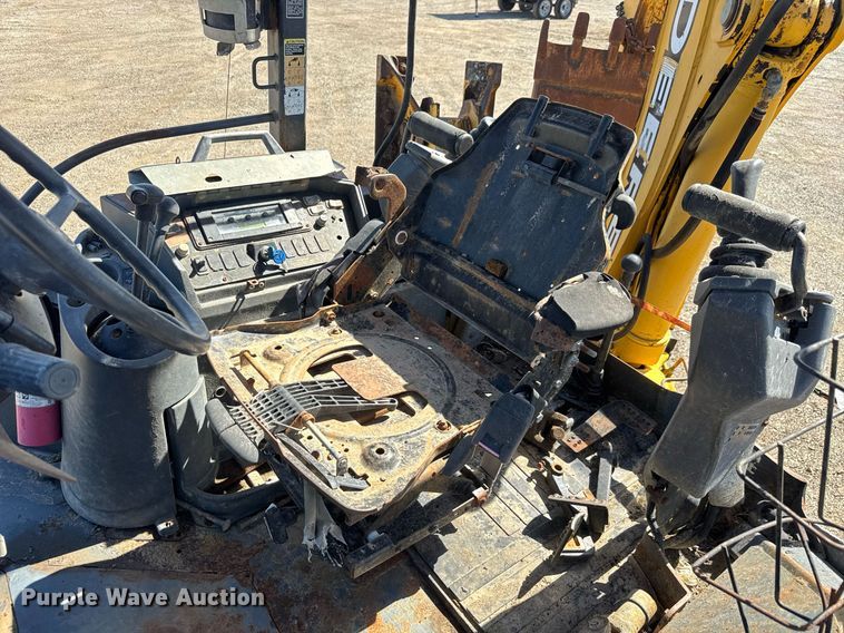 image for item DY0025 2005 John Deere 310SG backhoe