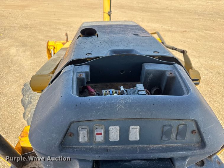 image for item DY0025 2005 John Deere 310SG backhoe