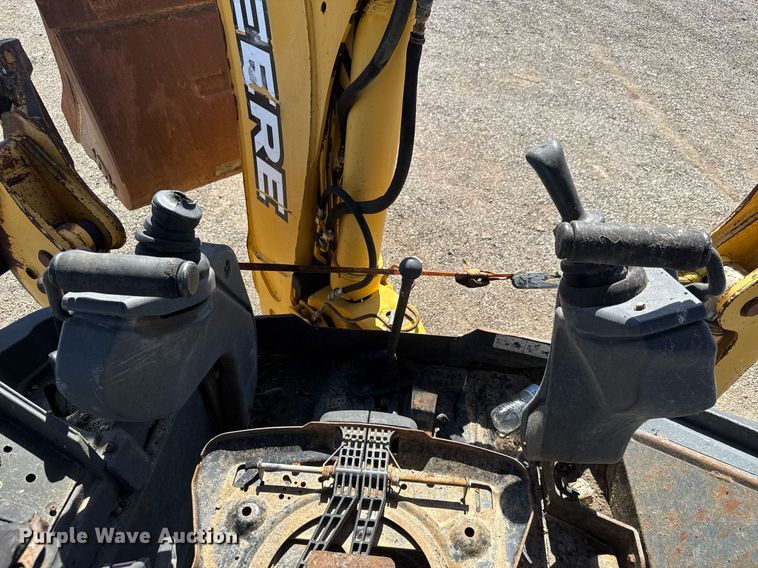 image for item DY0025 2005 John Deere 310SG backhoe
