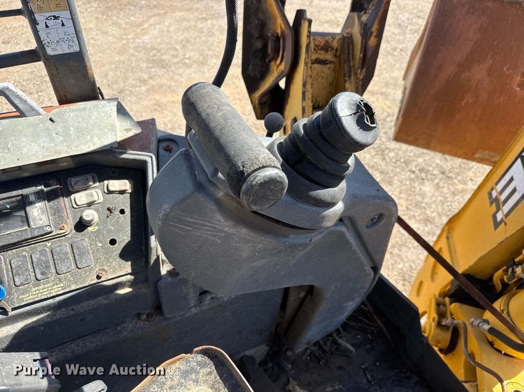 image for item DY0025 2005 John Deere 310SG backhoe