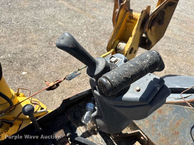 image for item DY0025 2005 John Deere 310SG backhoe