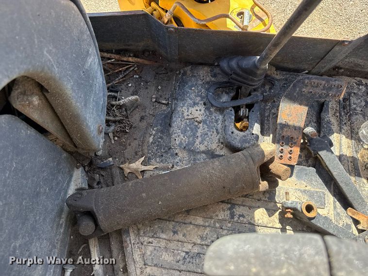 image for item DY0025 2005 John Deere 310SG backhoe