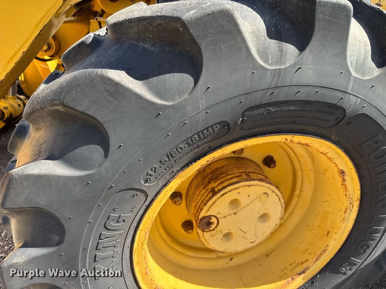 image for item DY0025 2005 John Deere 310SG backhoe