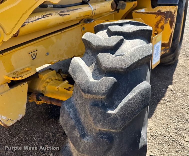 image for item DY0025 2005 John Deere 310SG backhoe