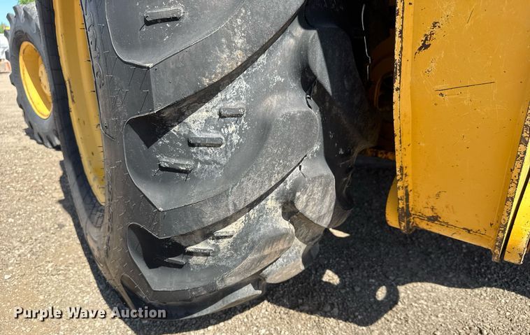 image for item DY0025 2005 John Deere 310SG backhoe