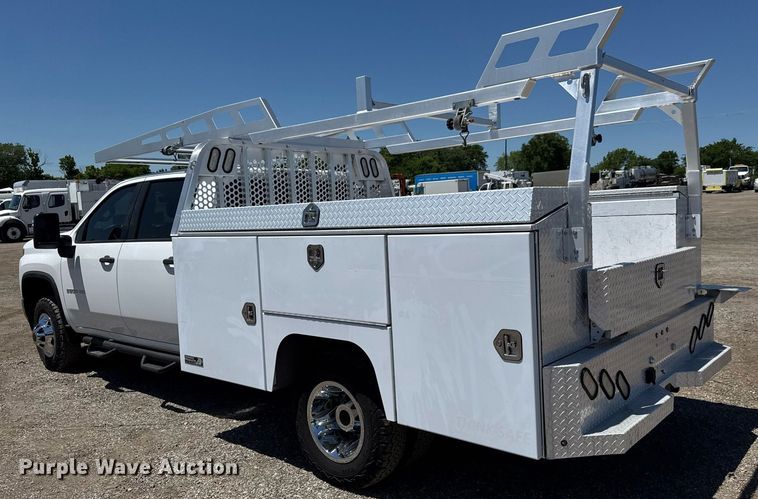 image for item DY0031 2020 Chevrolet Silverado 3500HD Crew Cab utility bed pickup truck
