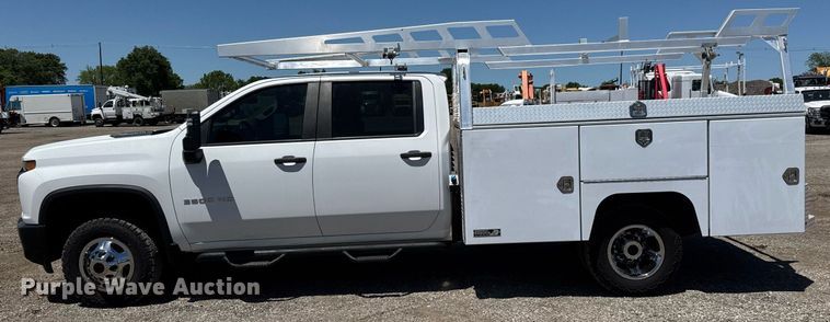 image for item DY0031 2020 Chevrolet Silverado 3500HD Crew Cab utility bed pickup truck