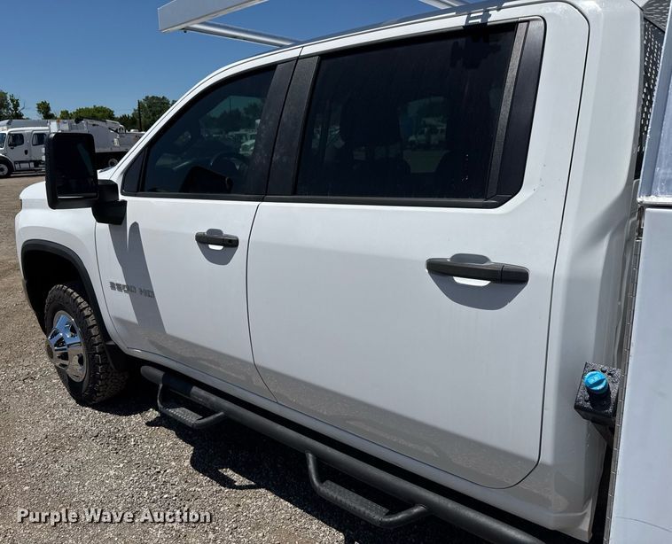 image for item DY0031 2020 Chevrolet Silverado 3500HD Crew Cab utility bed pickup truck