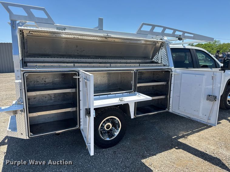 image for item DY0031 2020 Chevrolet Silverado 3500HD Crew Cab utility bed pickup truck