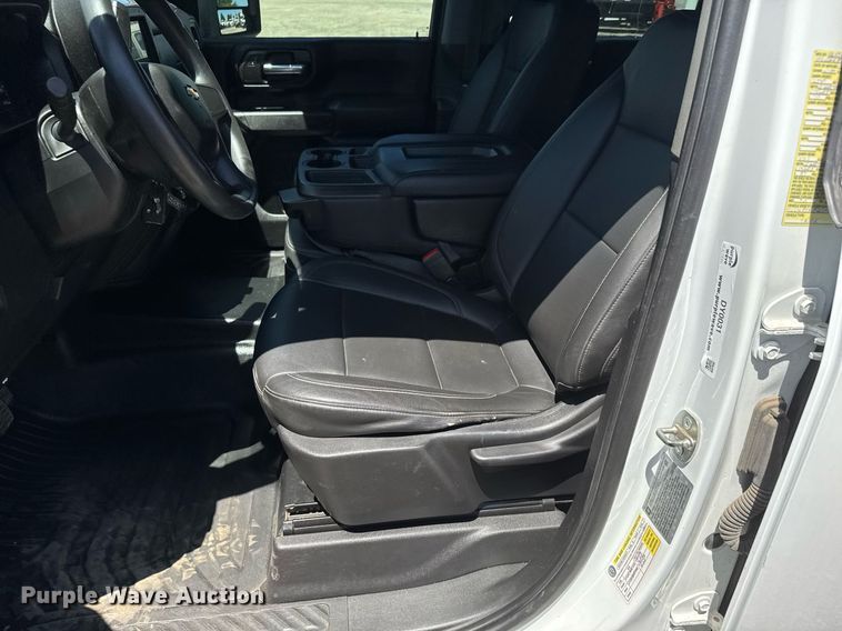 image for item DY0031 2020 Chevrolet Silverado 3500HD Crew Cab utility bed pickup truck